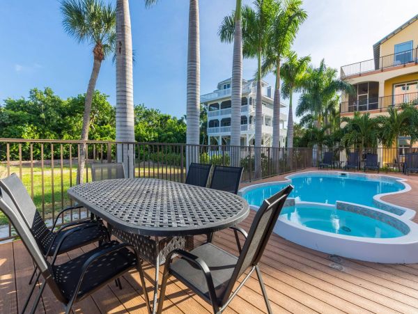 Great Value Captiva Island 4 Bedroom Beach Vacation Home