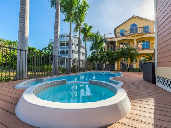 Great Value Captiva Island 4 Bedroom Beach Vacation Home