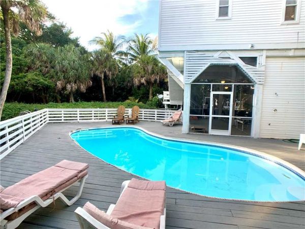 North Captiva Island Rentals Close to the Beach