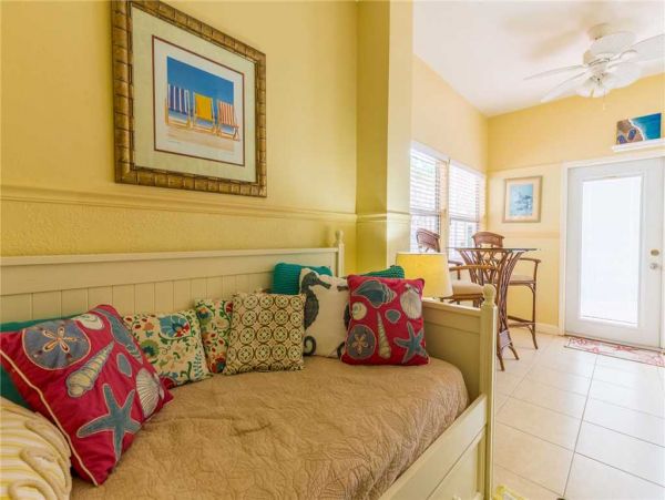 Captiva Vacation Home With 4 Bedrooms Short Walk to Beach