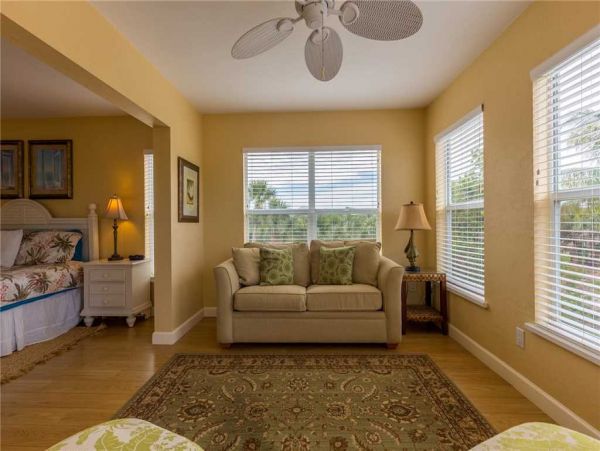 Captiva Vacation Home With 4 Bedrooms Short Walk to Beach