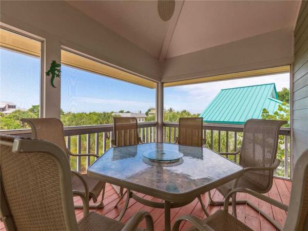 Captiva Vacation Home With 4 Bedrooms Short Walk to Beach