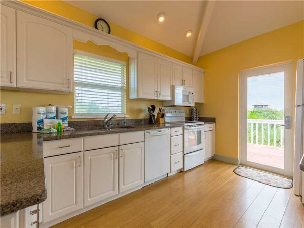 Captiva Vacation Home With 4 Bedrooms Short Walk to Beach