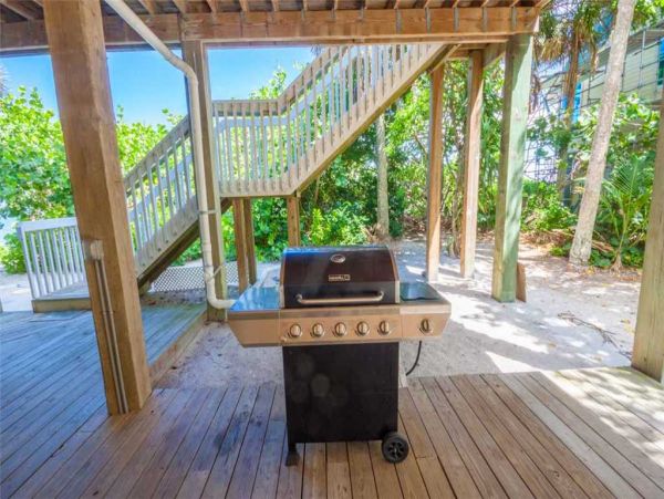 Four Bedroom Captiva Rental Home Located On The Beach