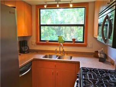 Gourmet kitchen