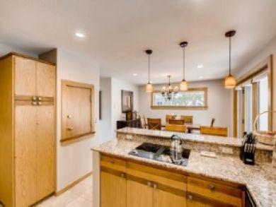 Vail  Stunning Vacation Home Sleeps Eleven Shuttle to Lifts