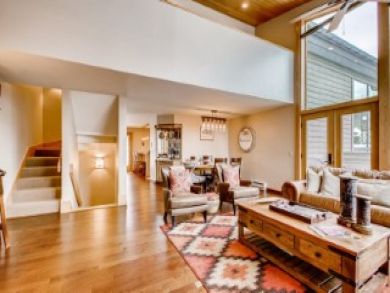 Vail  Stunning Vacation Home Sleeps Eleven Shuttle to Lifts
