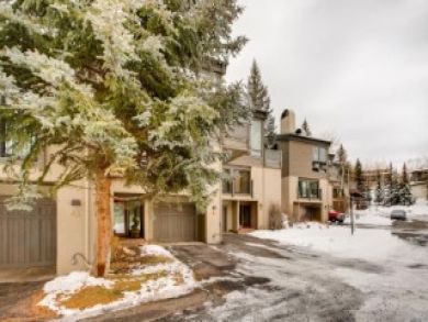 Vail  Stunning Vacation Home Sleeps Eleven Shuttle to Lifts