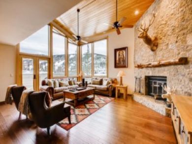 Vail  Stunning Vacation Home Sleeps Eleven Shuttle to Lifts