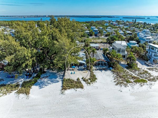 Holmes Beach Vacation Rental 2BR Florida Gulf Coast Beachfront Home