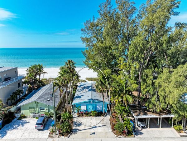 Holmes Beach Vacation Rental 2BR Florida Gulf Coast Beachfront Home