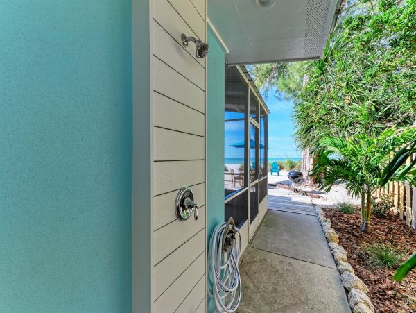 Holmes Beach Vacation Rental 2BR Florida Gulf Coast Beachfront Home