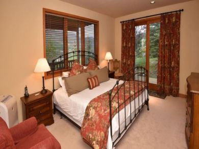 A Rare Four Bedroom Ski Vacation Rental in Vail on shuttle