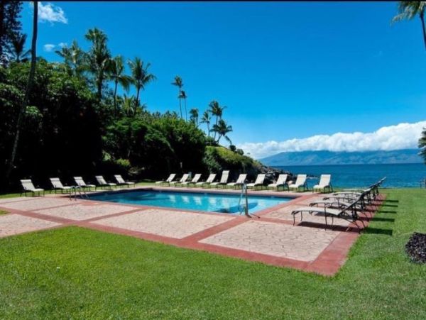 Lovely Lahaina Rental Pacific Views Path to Beach from House