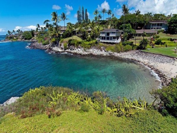 Lovely Lahaina Rental Pacific Views Path to Beach from House