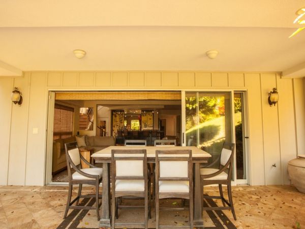 Lovely Lahaina Rental Pacific Views Path to Beach from House