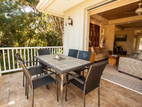 Lovely Lahaina Rental Pacific Views Path to Beach from House