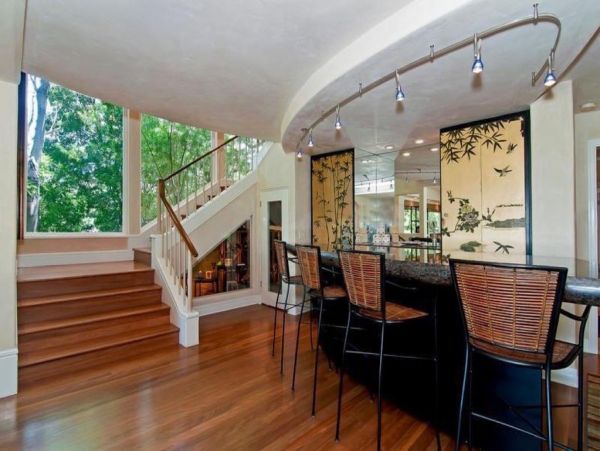 Lovely Lahaina Rental Pacific Views Path to Beach from House