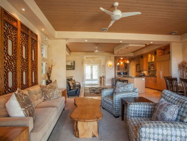 Lovely Lahaina Rental Pacific Views Path to Beach from House