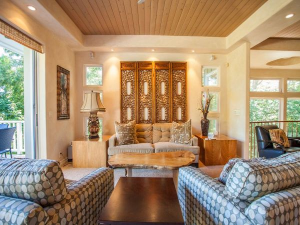 Lovely Lahaina Rental Pacific Views Path to Beach from House