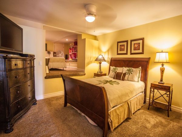 Lovely Lahaina Rental Pacific Views Path to Beach from House