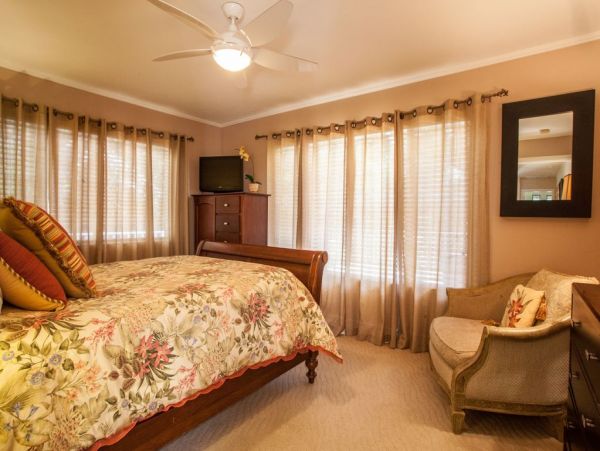 Lovely Lahaina Rental Pacific Views Path to Beach from House