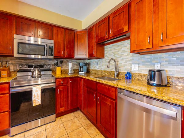 Beautifull Rental with 3 Bedrooms near Kalepolepo Beach