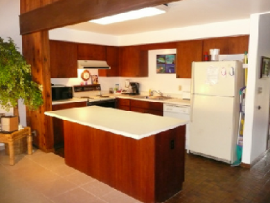 Full kitchen