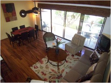Open plan dining & living areas