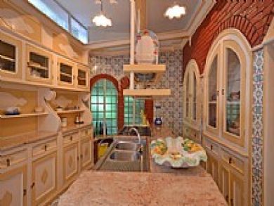 Fully Stocked Kitchen