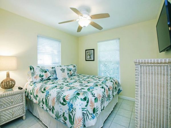 Short Walk to Beach Captiva Vacation Duplex Two Bedroom