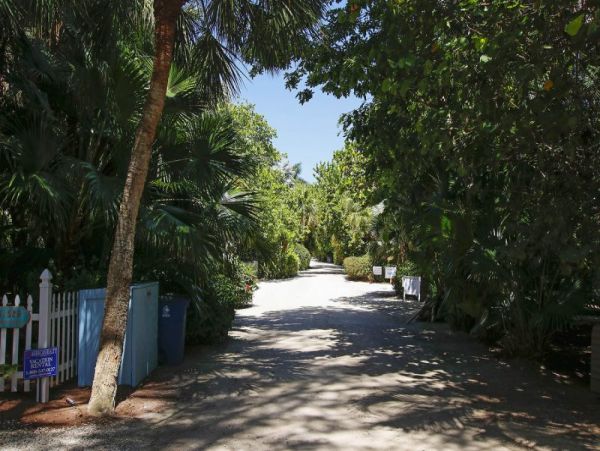Short Walk to Beach Captiva Vacation Duplex Two Bedroom