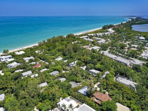 Short Walk to Beach Captiva Vacation Duplex Two Bedroom