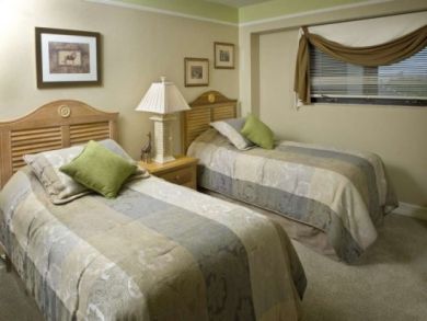 Guest Bedroom with Two Twin Beds