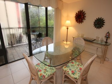Dining Table & Chairs Dining Table & Chairs