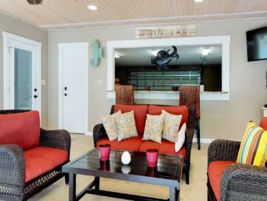 LOCATION LOCATION 3 Bedroom Anna Maria North End Pool Home