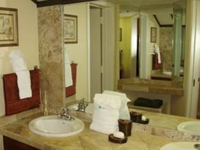 Sleeps 4 An Amazing Outdoor Pool Great Beach Rental
