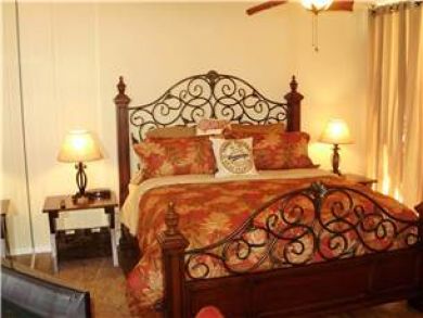 Sleeps 4 An Amazing Outdoor Pool Great Beach Rental - additional view, photo 2