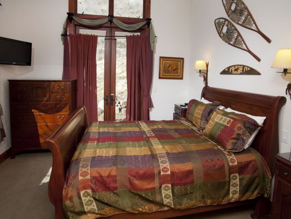 This Six Bedroom Luxury Vail Ski Vacation Rental Sleeps 16
