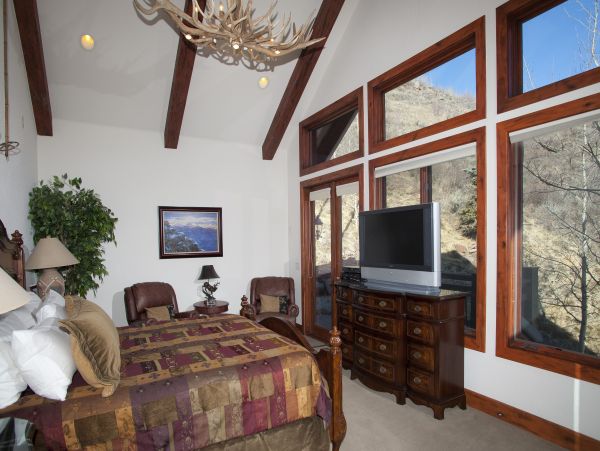 This Six Bedroom Luxury Vail Ski Vacation Rental Sleeps 16