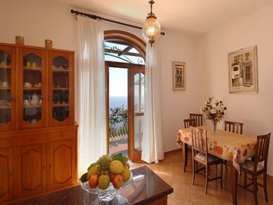 Dining room seat four