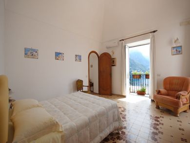 Bedroom with double bed
