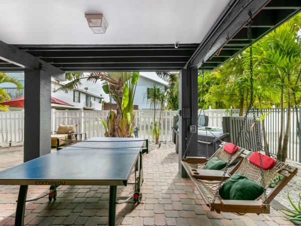 Bradenton Beach 3 Bedroom Rental 1 Block From the Sandy Beach