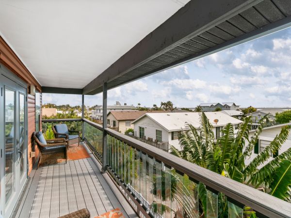 Bradenton Beach 3 Bedroom Rental 1 Block From the Sandy Beach