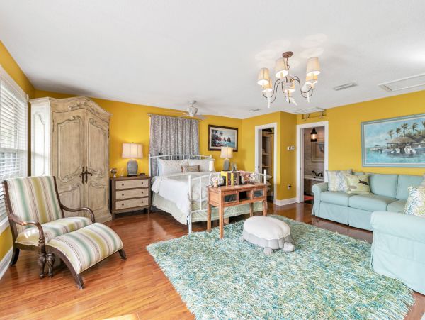 Bradenton Beach 3 Bedroom Rental 1 Block From the Sandy Beach