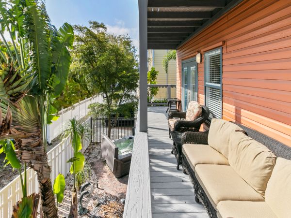 Bradenton Beach 3 Bedroom Rental 1 Block From the Sandy Beach