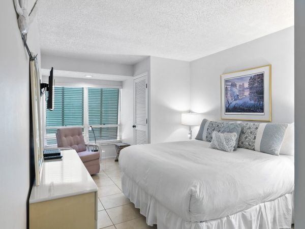 Beachfront Condo with Gulf Views & Direct Sand Access on Anna Maria Island
