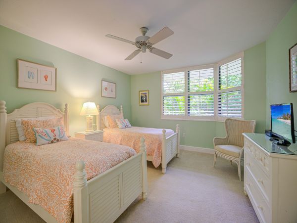 Sanibel Beachfront 3 Bedroom Condo with Views
