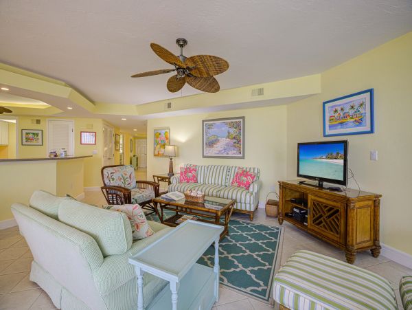 Sanibel Beachfront 3 Bedroom Condo with Views