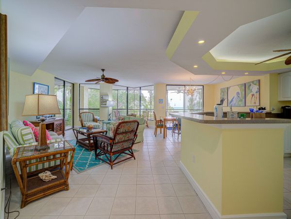Sanibel Beachfront 3 Bedroom Condo with Views